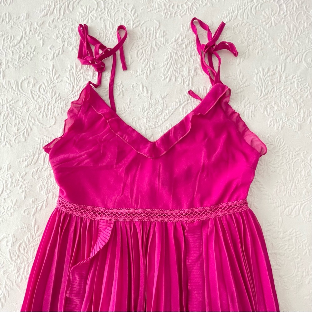 NWOT Lulus Never a Dull Moment Magenta Pink Tie-Strap Pleated Midi Dress Large - Picture 3 of 8